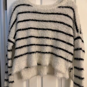 Abercrombie & Fitch Black and White Fuzzy Sweater